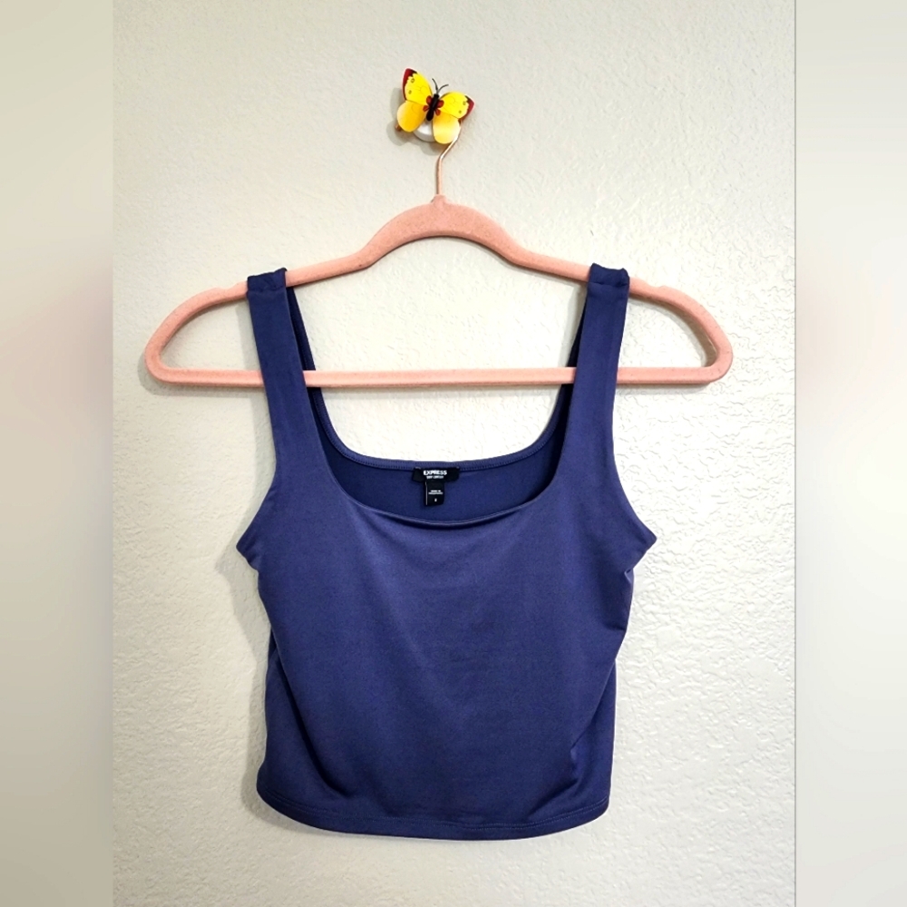 Express body contour cropped top